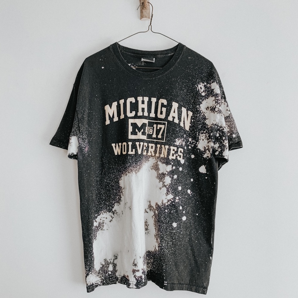 Michigan Wolverines Large Football Men's Short Sleeve Tee